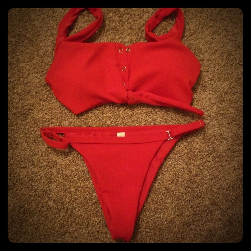 Red, tie-knot ribbed bikini